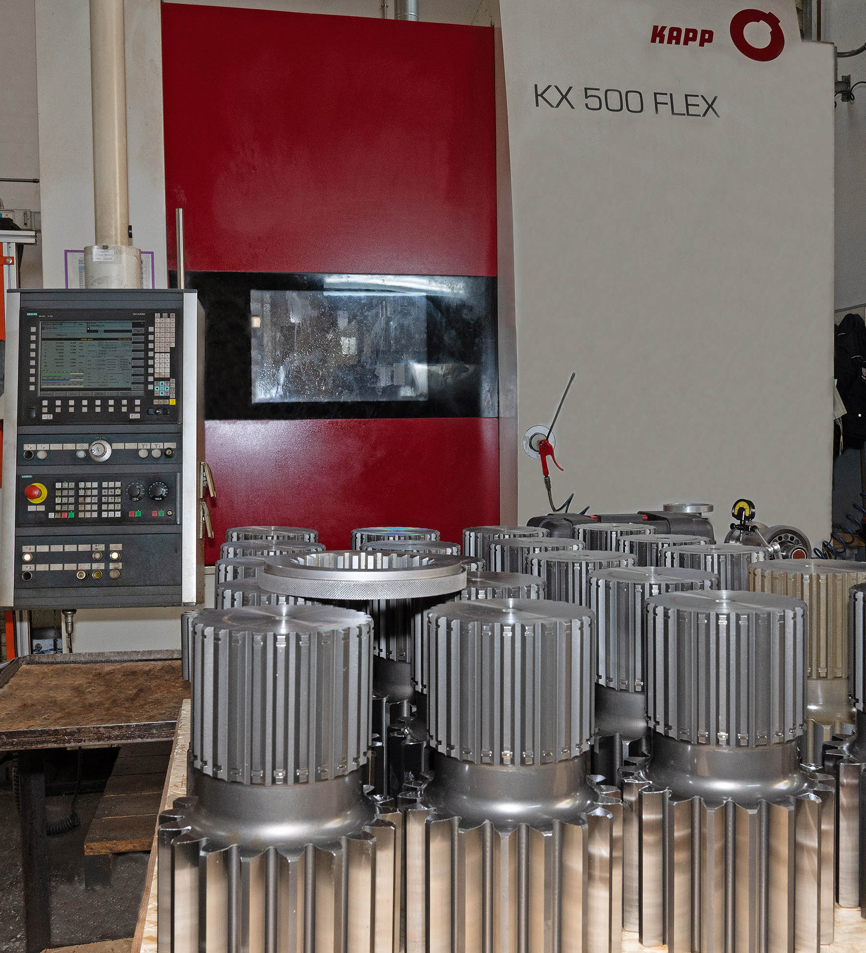 Die Kapp Niles Wälzschleifmaschine KX 500 FLEX für größere Bauteile